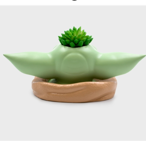 The Mandalorian - The Child Planter - Picture 2 of 5